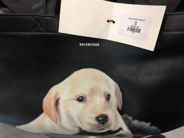 Diese Balenciaga-Tasche kostet 2.250 Dollar.