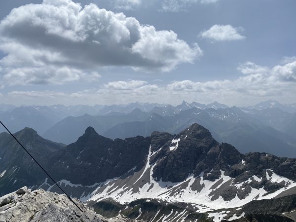 Dieses Bild hat ein leeres Alt-Attribut. Der Dateiname ist Blick-in-die-Lechtaler-Alpen-vom-Hohen-Licht-600x450.jpeg
